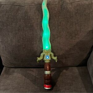 Disney's Raya And The Last Dragon - Raya's Action & Adventure Sword Dress Up